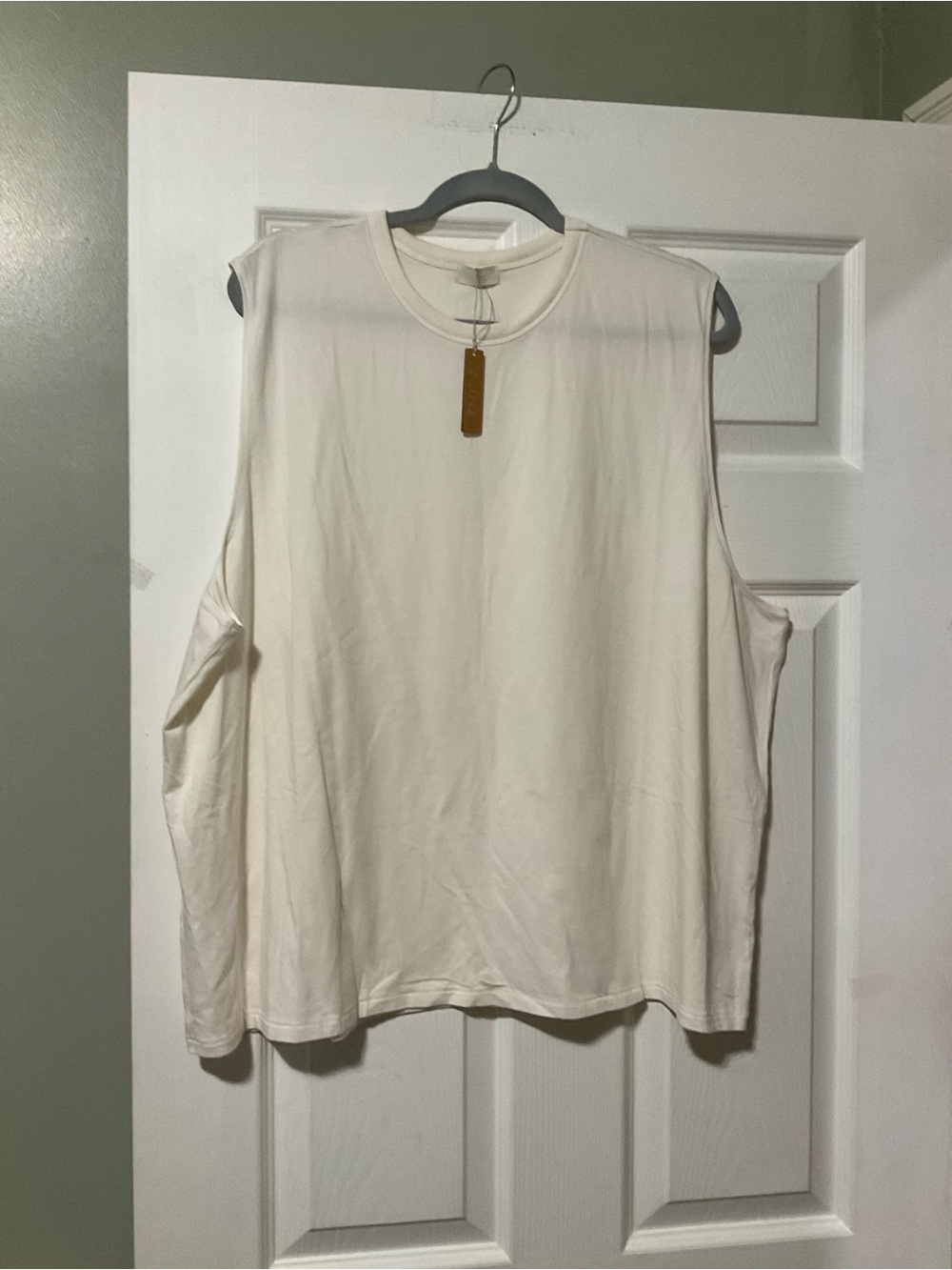 SKIMS Sleeveless Muscle Tee in Cream